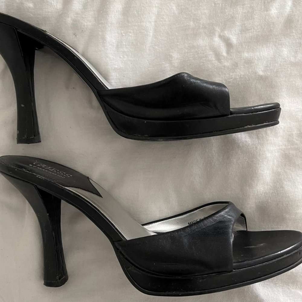 Women's pumps; Guess by Marciano; Size 9M; pre-owned; heavily worn